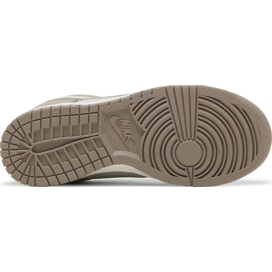 Nike Dunk Low - Bone Beige (W)