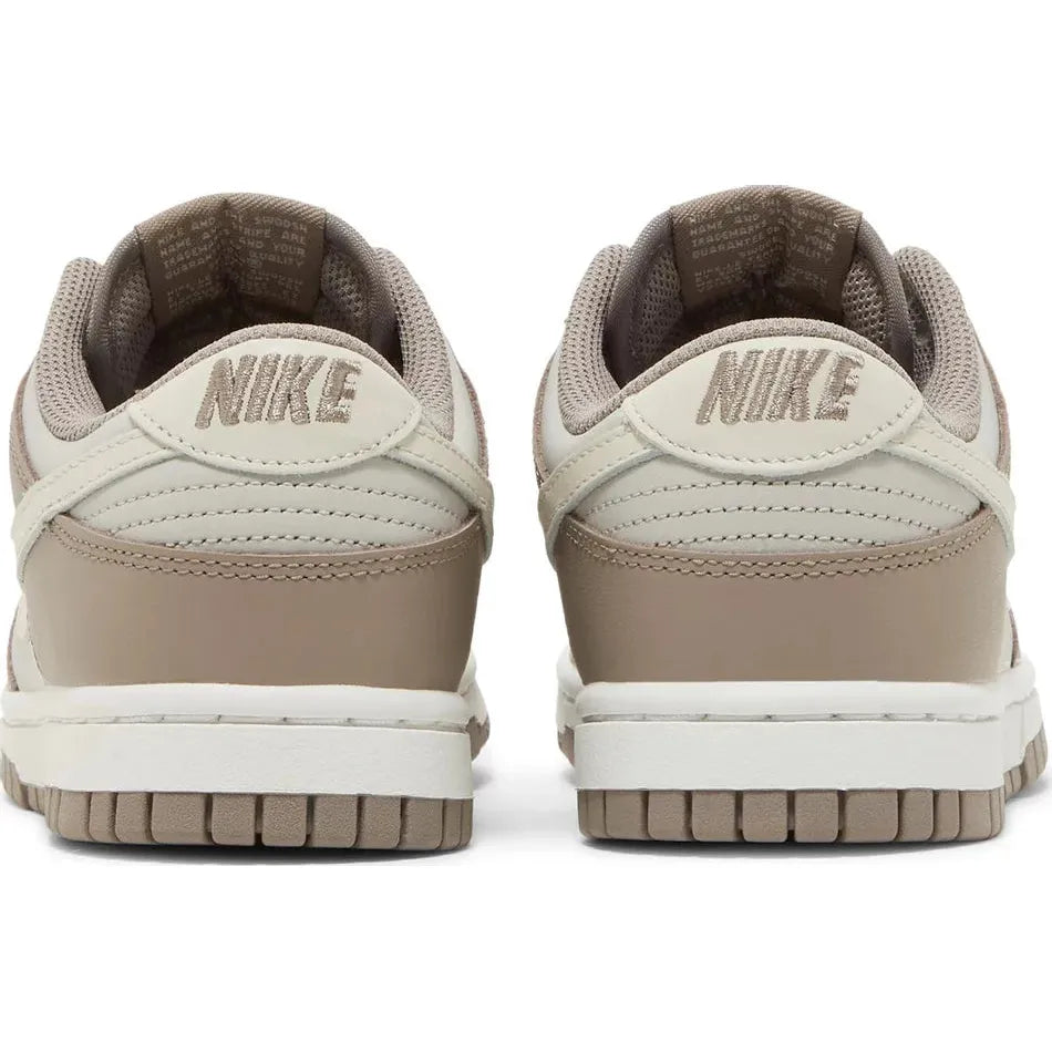 
                      
                        Nike Dunk Low - Bone Beige (W)
                      
                    