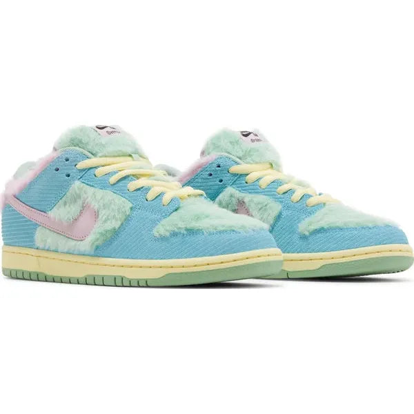 
                      
                        Nike SB Dunk Low - Verdy Visty
                      
                    