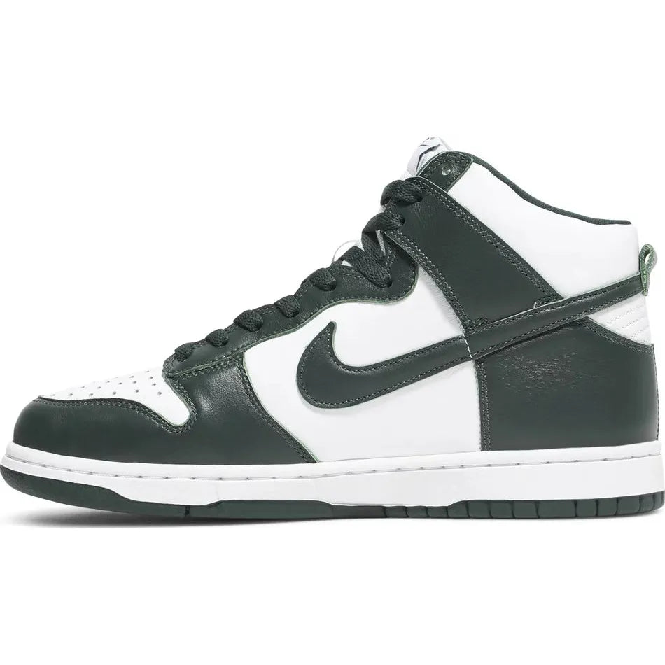 
                      
                        Nike Dunk High - Spartan
                      
                    