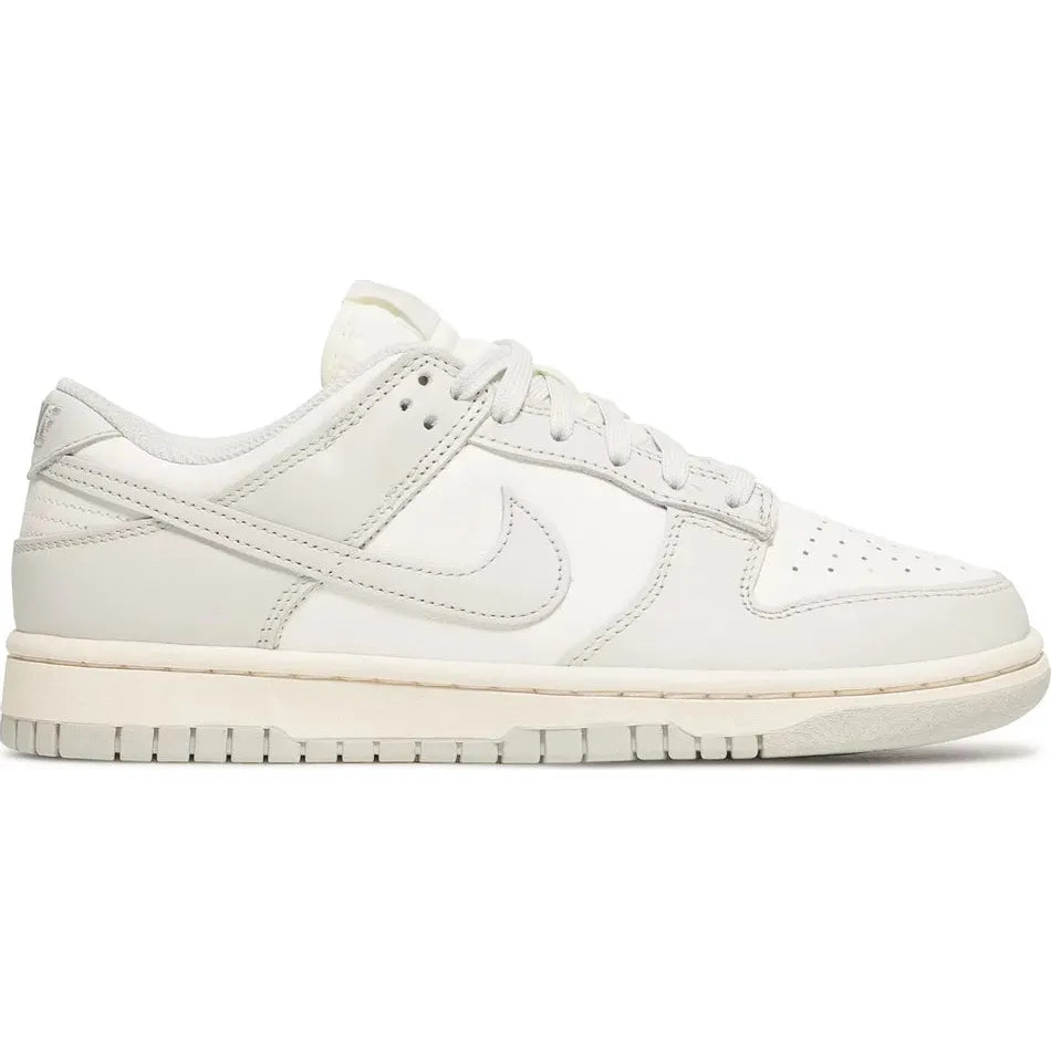 
                      
                        Nike Dunk Low - Sail Light Bone (W)
                      
                    