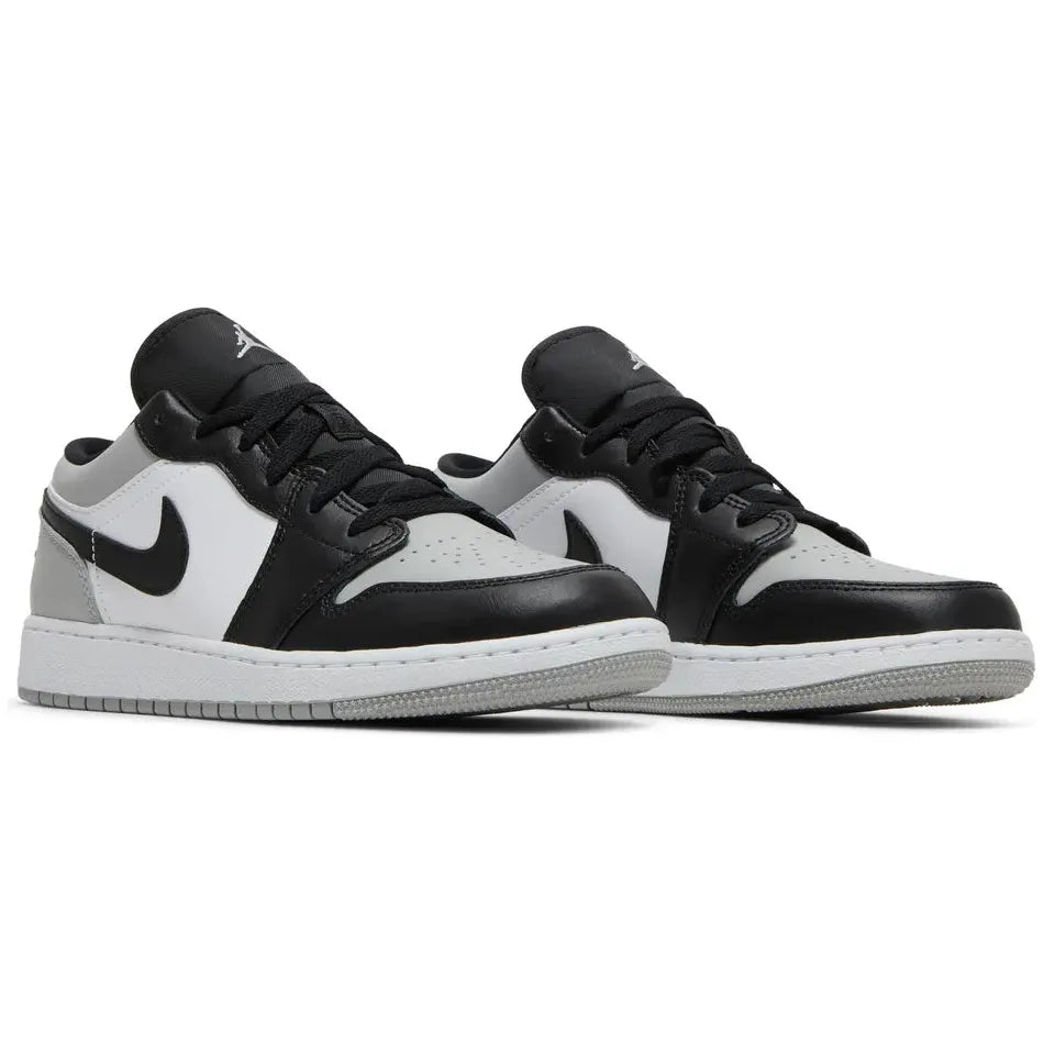 
                      
                        Air Jordan 1 Low - Shadow Toe (GS) (2022)
                      
                    